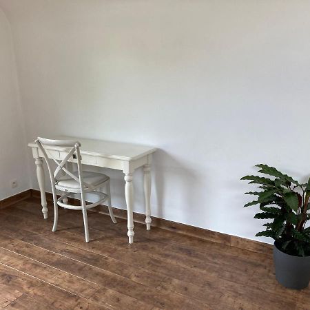 Rustig Appartement In Het Groen Met Terras Kontich Exterior photo